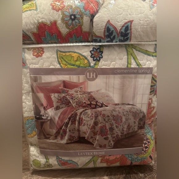 Levtex Multicolor Floral Quilt Set - Picture 2 of 4